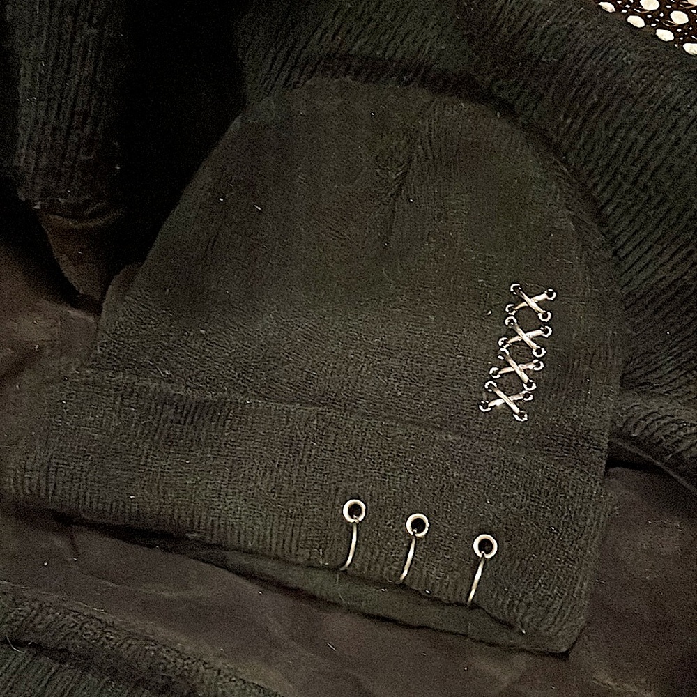 HOT TOPIC EMO GRRRL BEANIE